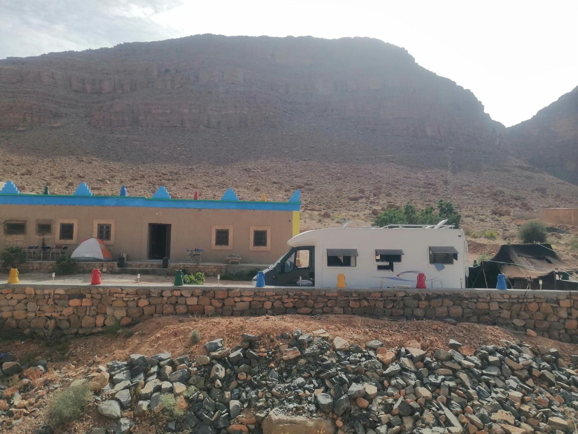 Gîte d'étape traditionnel berbère Ifri Esterno foto
