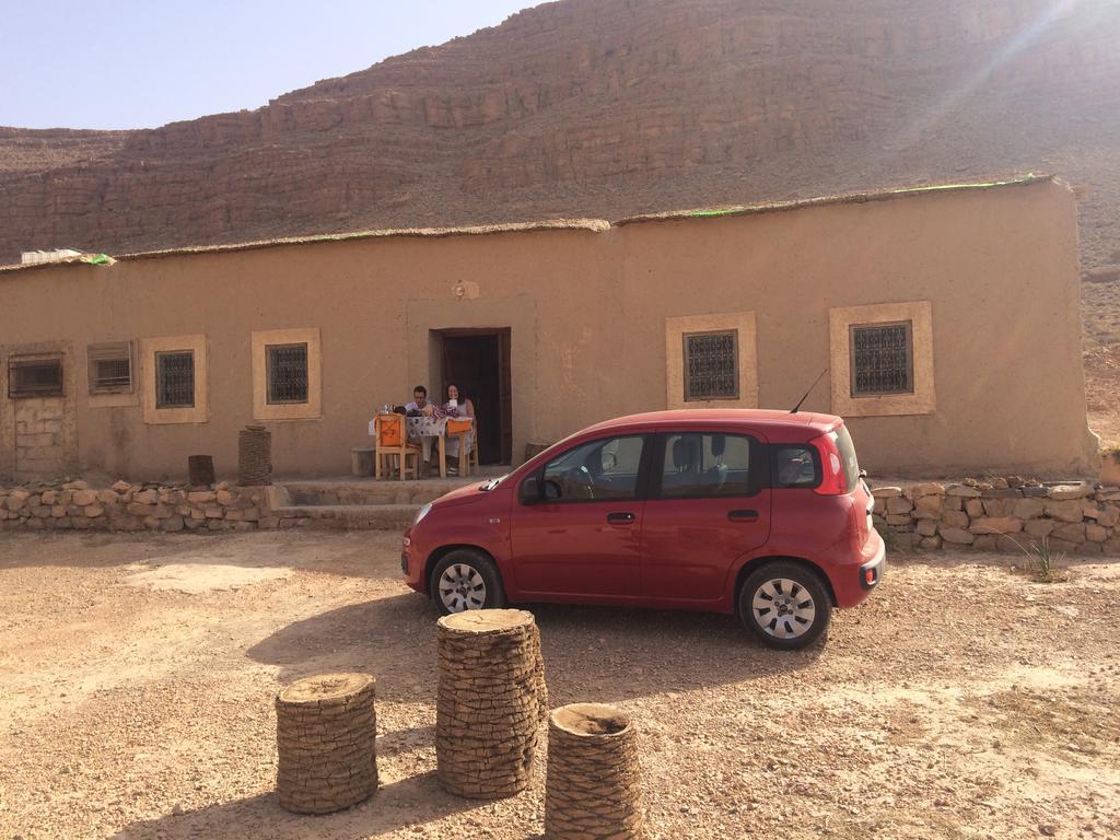 Gîte d'étape traditionnel berbère Ifri Esterno foto