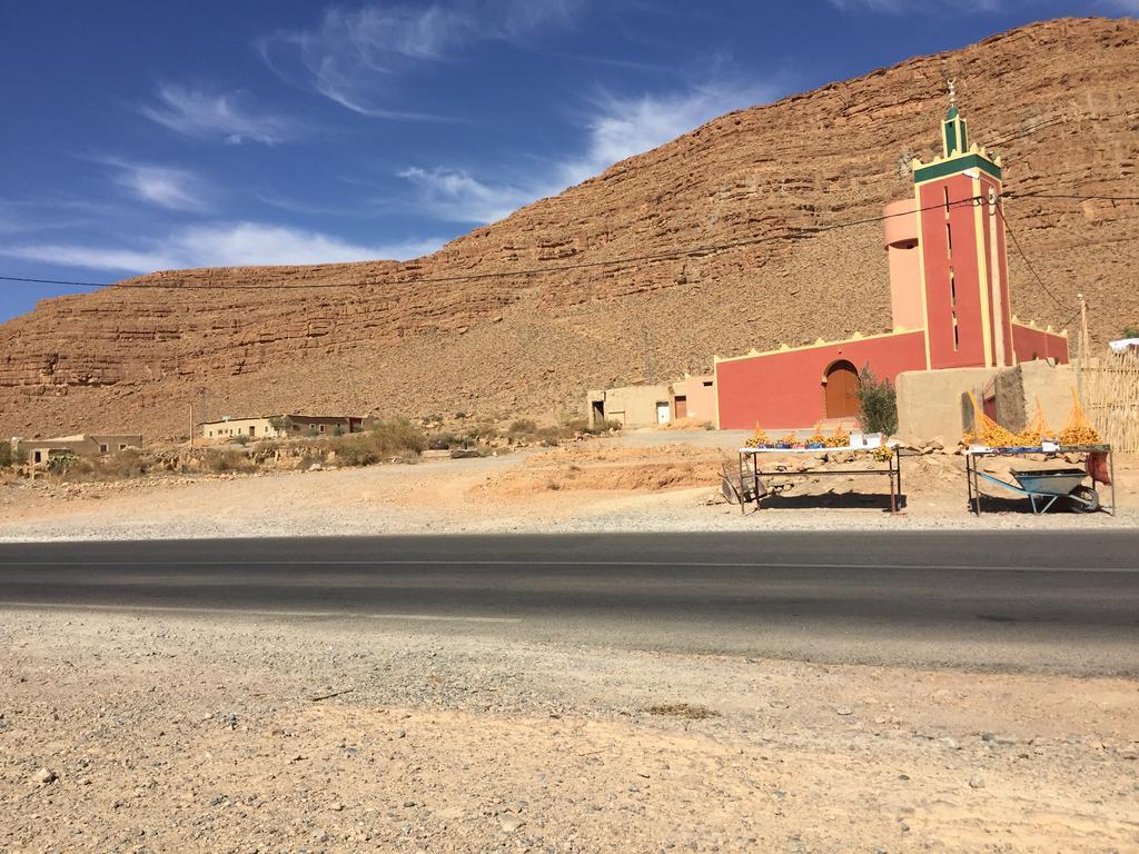 Gîte d'étape traditionnel berbère Ifri Esterno foto