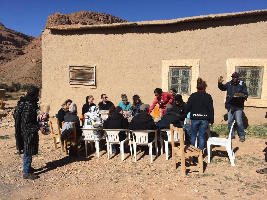 Gîte d'étape traditionnel berbère Ifri Esterno foto
